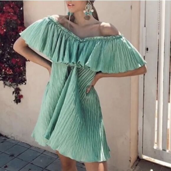 ZARA green Voluminous Pleated Dress - Picture 16 of 17